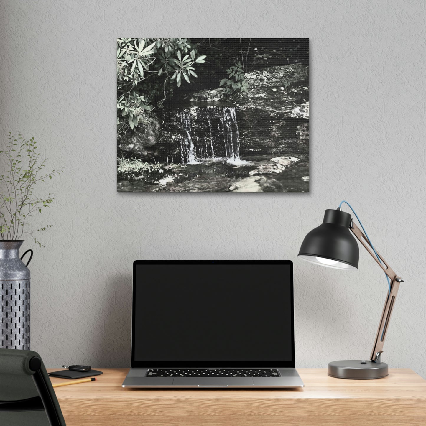 B&W Mini Falls